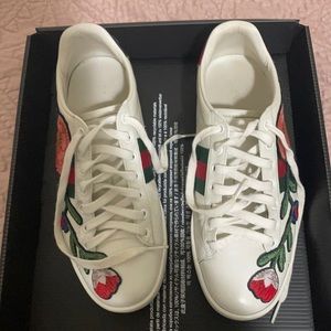 Gucci White Ace Flowers Embroidered Sneakers